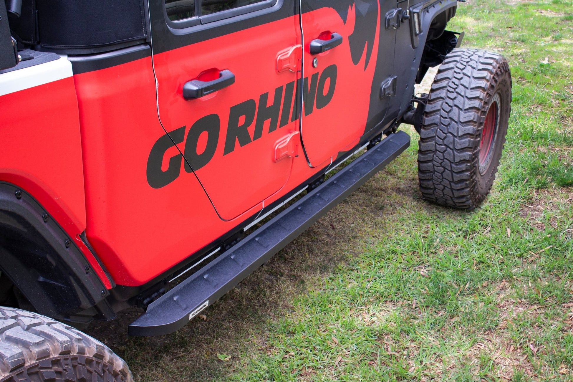 Go Rhino 63451687SPC 2020 - 2024 Jeep Gladiator JT RB Series RB10 Slim Line Running Boards with Mounting Bracket Kit - Rugged Truck Gear