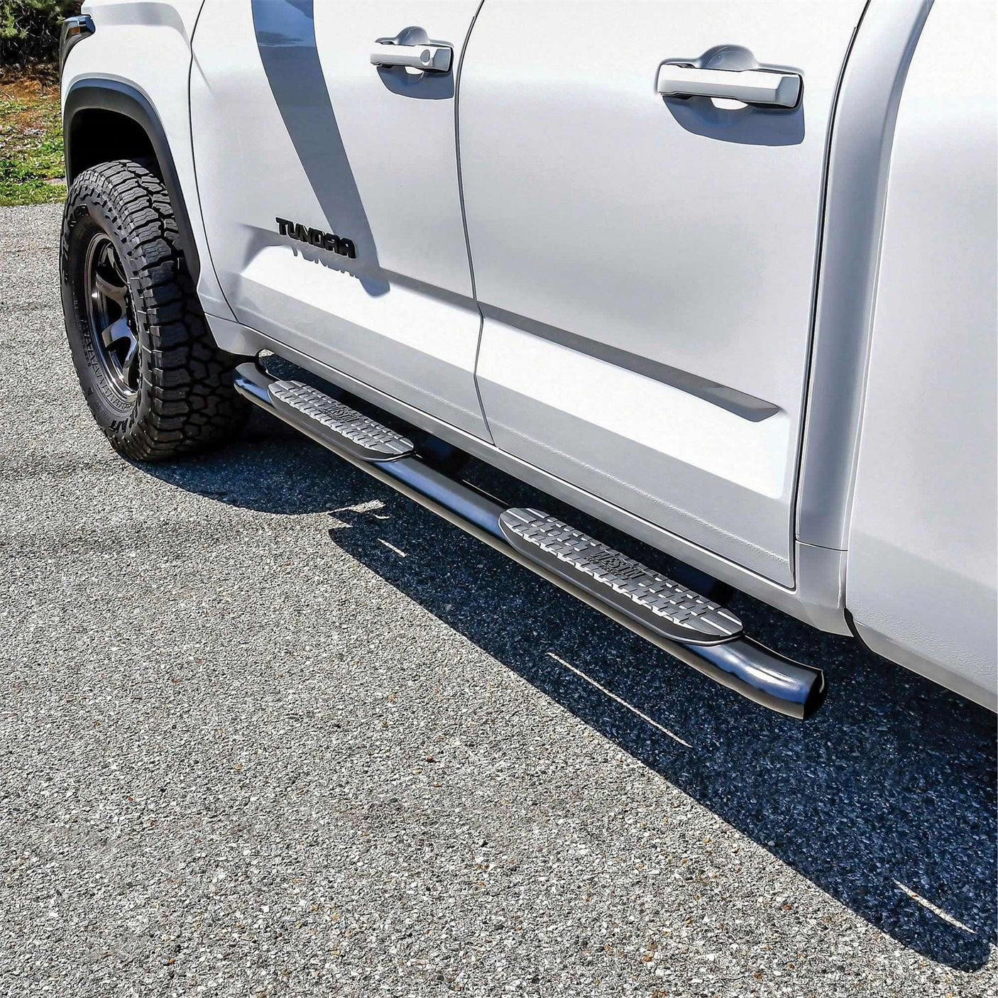 Westin 21-24225 2022-2024 Toyota Tundra PRO TRAXX 4 in. Oval Nerf Step Bars - 85 in. Long