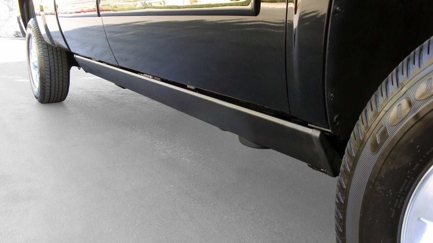 AMP Research PowerStep 76147 - 01A 2015 - 2016 GMC Sierra 2500/3500 HD Running Board - Rugged Truck Gear