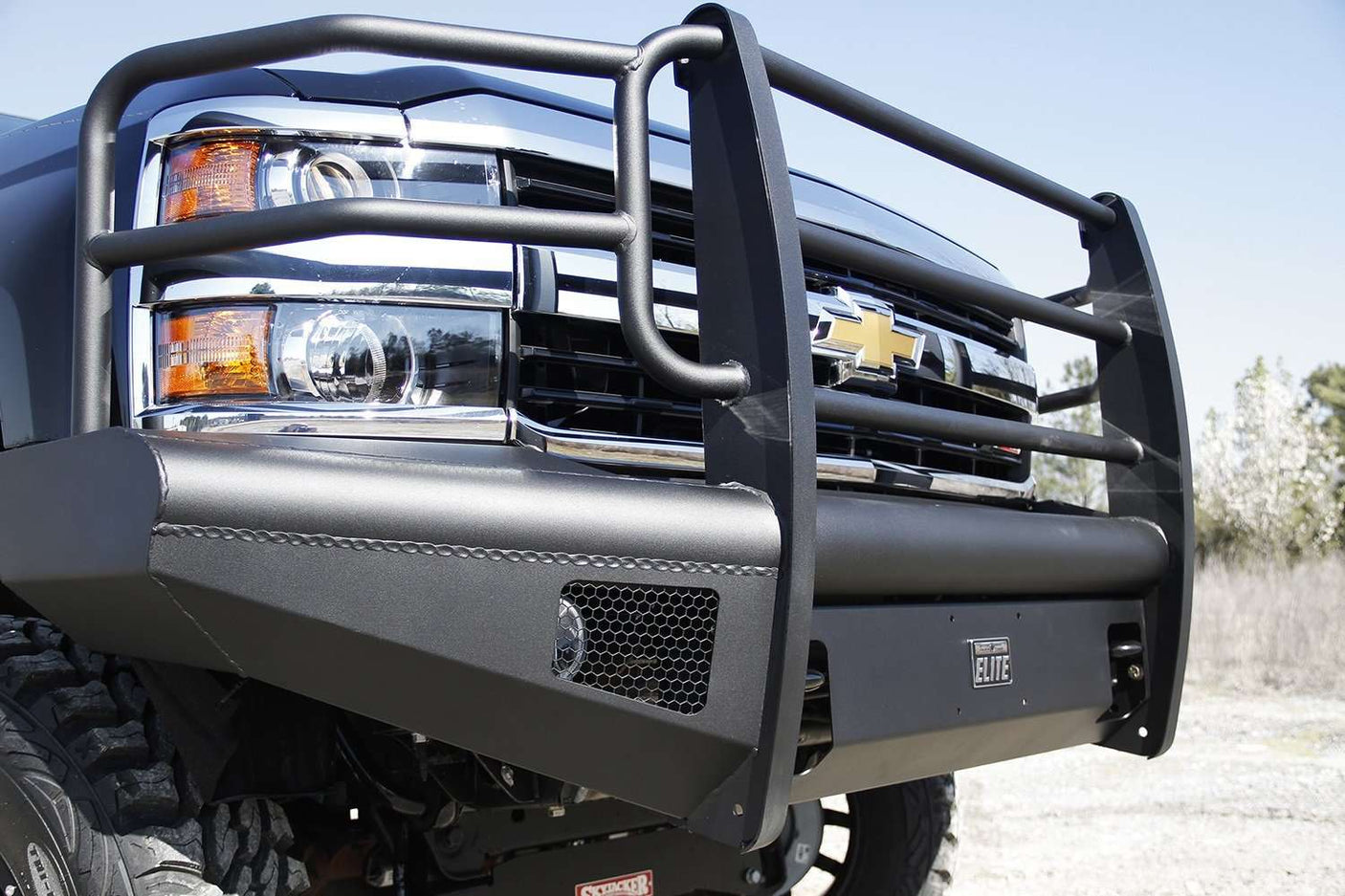 Fab Fours CH05-Q1360-1 2003-2007 Chevy Silverado 2500/3500 HD Black Steel Elite Front Bumper Full Guard-BumperStock