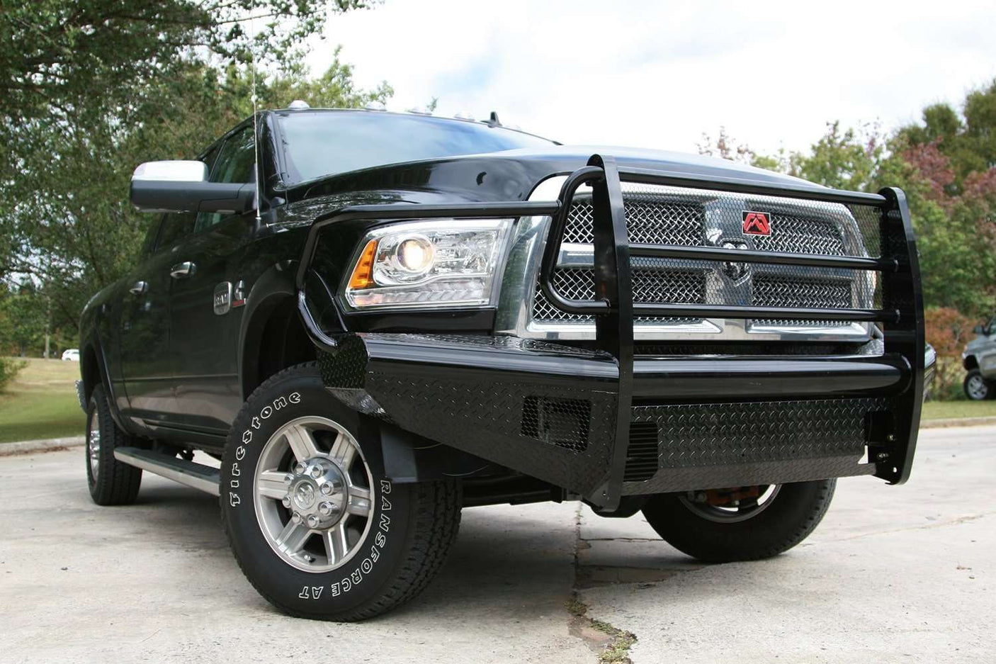 Fab Fours DR06-S1160-1 Dodge Ram 2500/3500/4500/5500 HD 2006-2009 Black Steel Front Bumper Full Guard-BumperStock