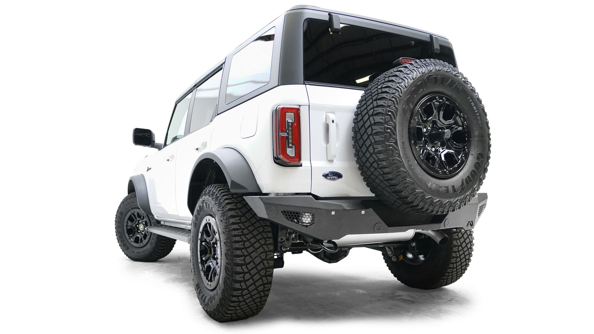 Fab Fours FB21 - Y5252 - 1 Ford Bronco 2021 - 2024 Standard Rear Bumper - Rugged Truck Gear