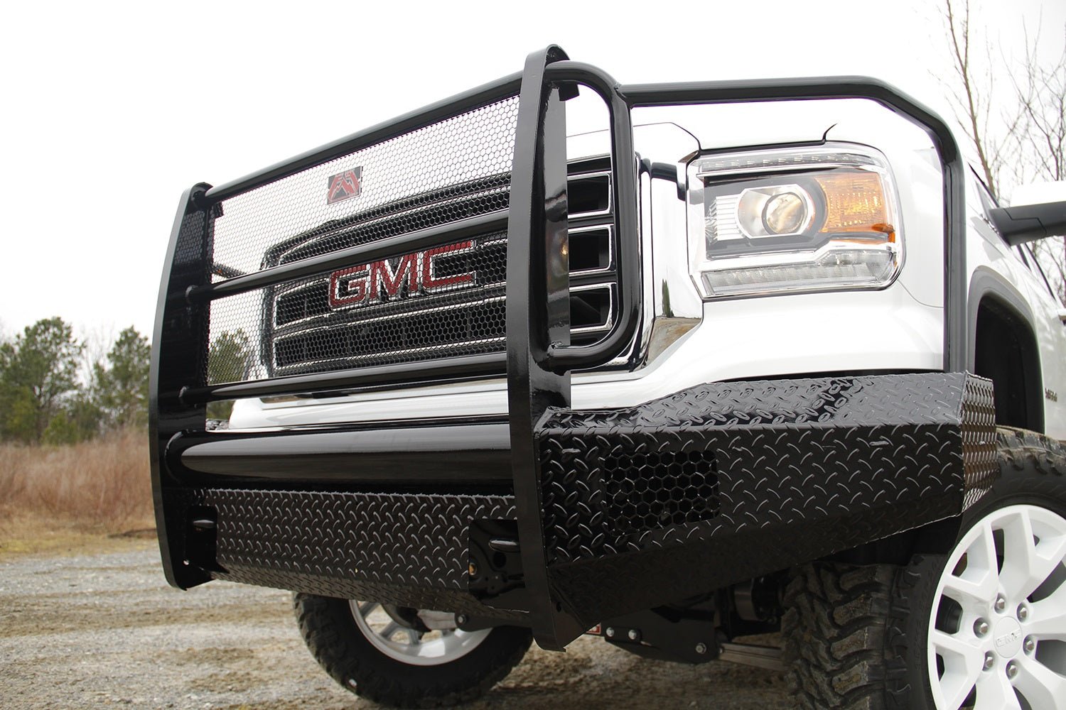 Fab Fours GM07 - K2160 - 1 GMC Sierra 1500 2007 - 2013 Black Steel Front Bumper Full Guard - Rugged Truck Gear