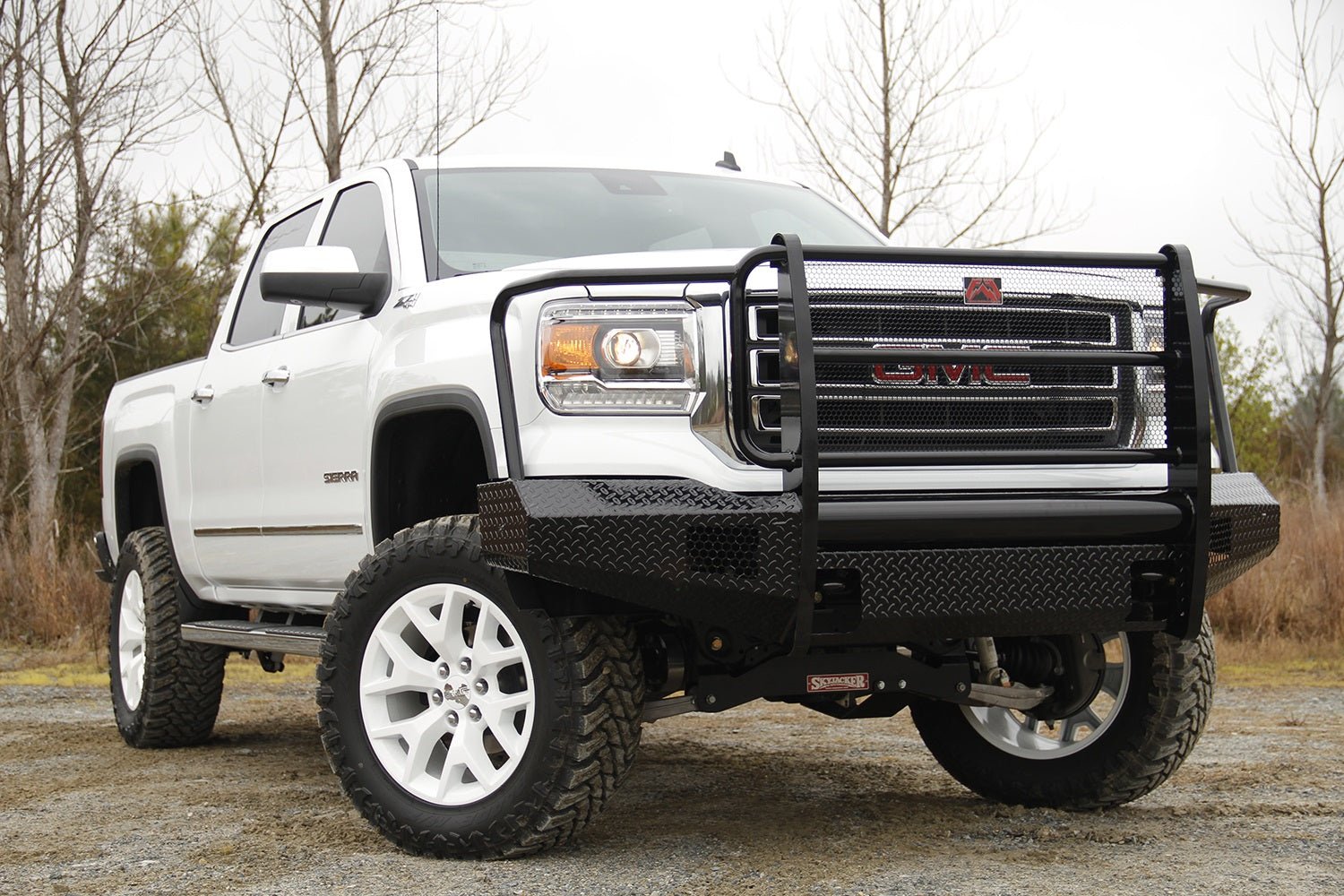 Fab Fours GM07 - K2160 - 1 GMC Sierra 1500 2007 - 2013 Black Steel Front Bumper Full Guard - Rugged Truck Gear