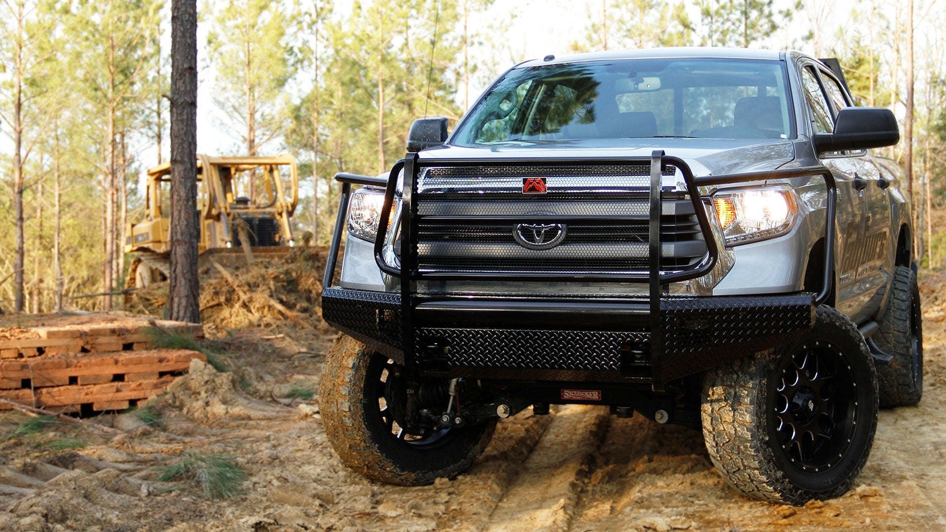 Fab Fours TT07 - K1860 - 1 Toyota Tundra 2007 - 2013 Black Steel Front Bumper Full Guard - Rugged Truck Gear