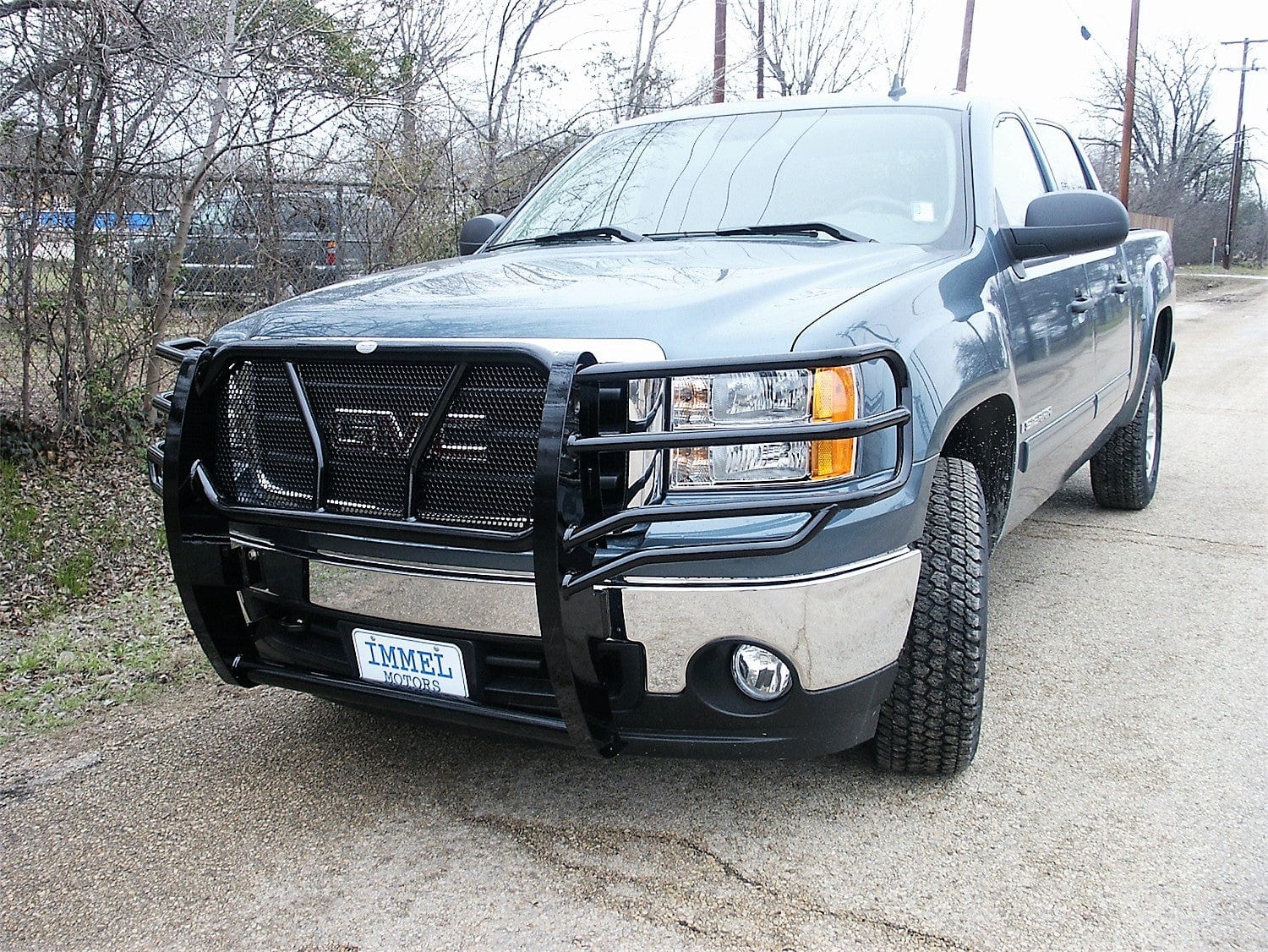 Frontier 200 - 30 - 7005 2007 - 2013 GMC Sierra 1500 Grille Guard - Rugged Truck Gear