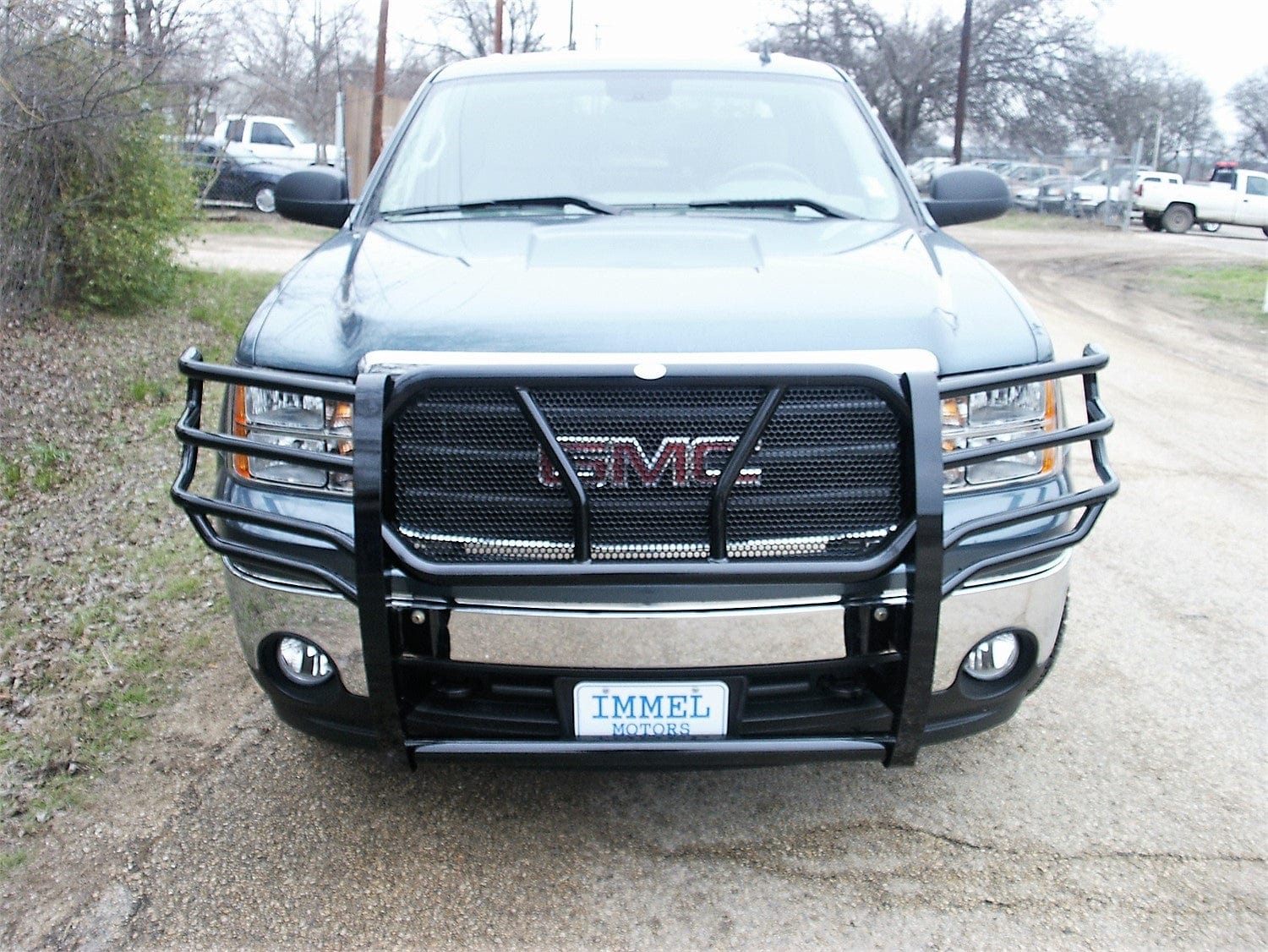 Frontier 200 - 30 - 7005 2007 - 2013 GMC Sierra 1500 Grille Guard - Rugged Truck Gear