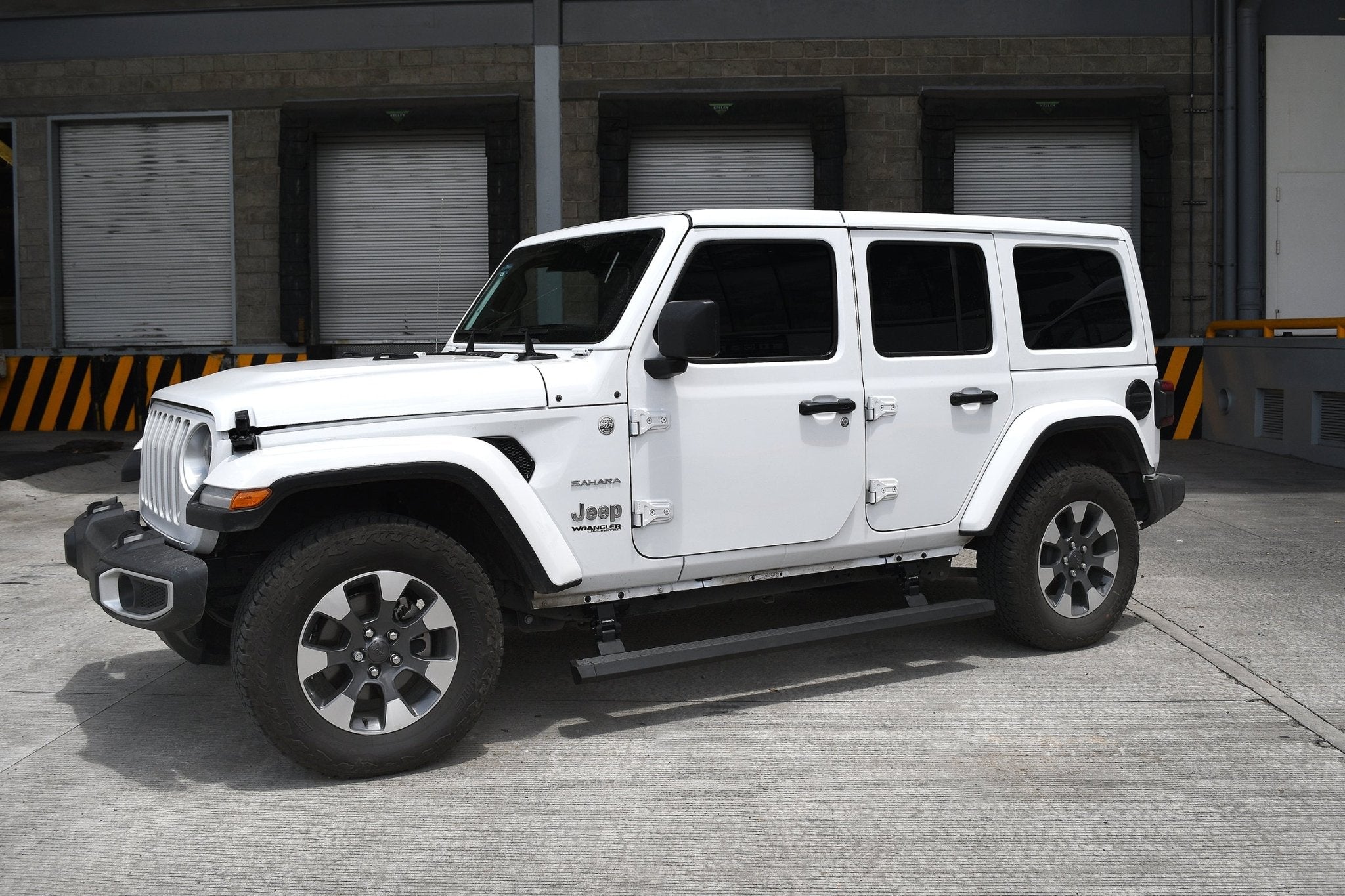 Go Rhino 20450674PC 2018 - 2024 Jeep Wrangler JL E1 Series Electric Running Board Kit - Rugged Truck Gear