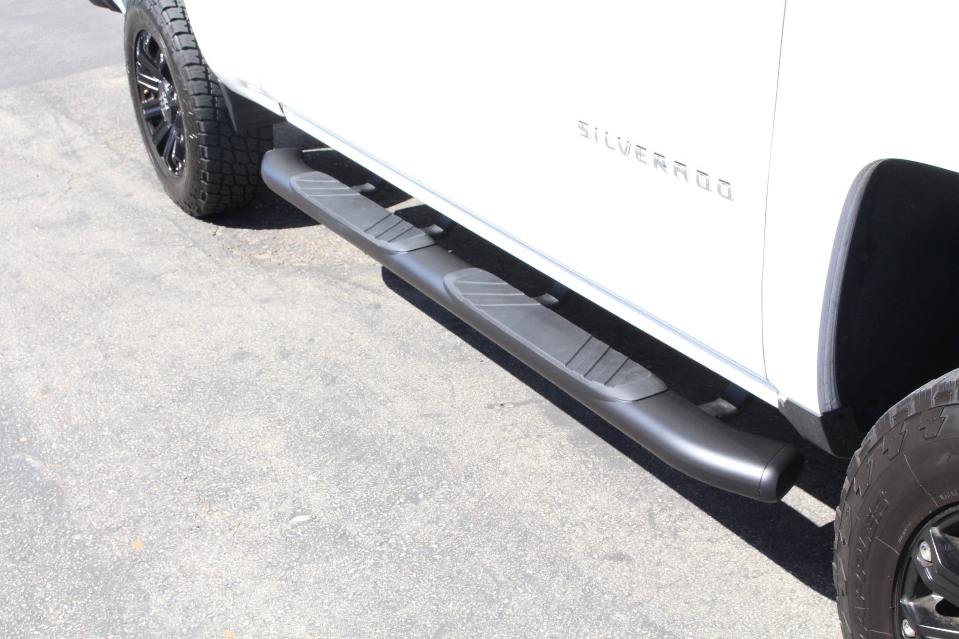 Go Rhino 685404680CB 2007 - 2019 Chevy Silverado 1500 OE Xtreme Series 5" Composite Side Steps with Mounting Bracket Kit - Rugged Truck Gear