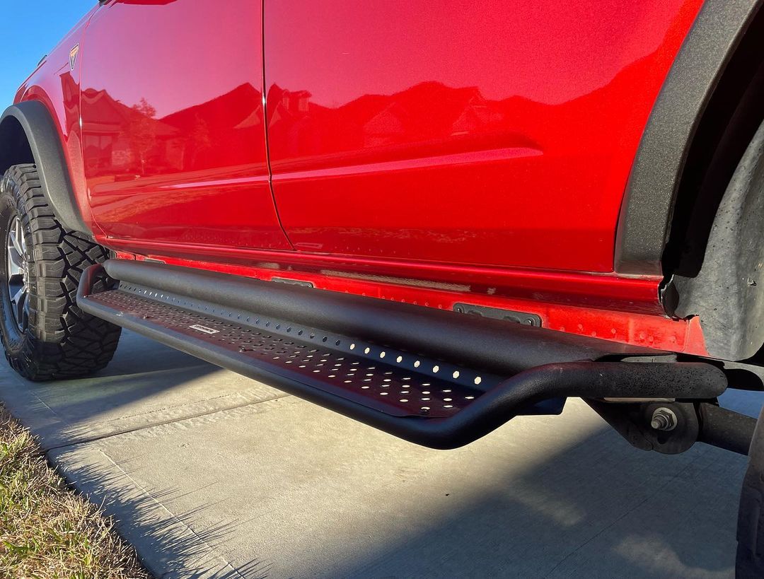Go Rhino D14129T 2021 - 2024 Ford Bronco D1 Dominator Series Xtreme Side Steps with Rocker Panel Mounting Bracket Kit - Rugged Truck Gear