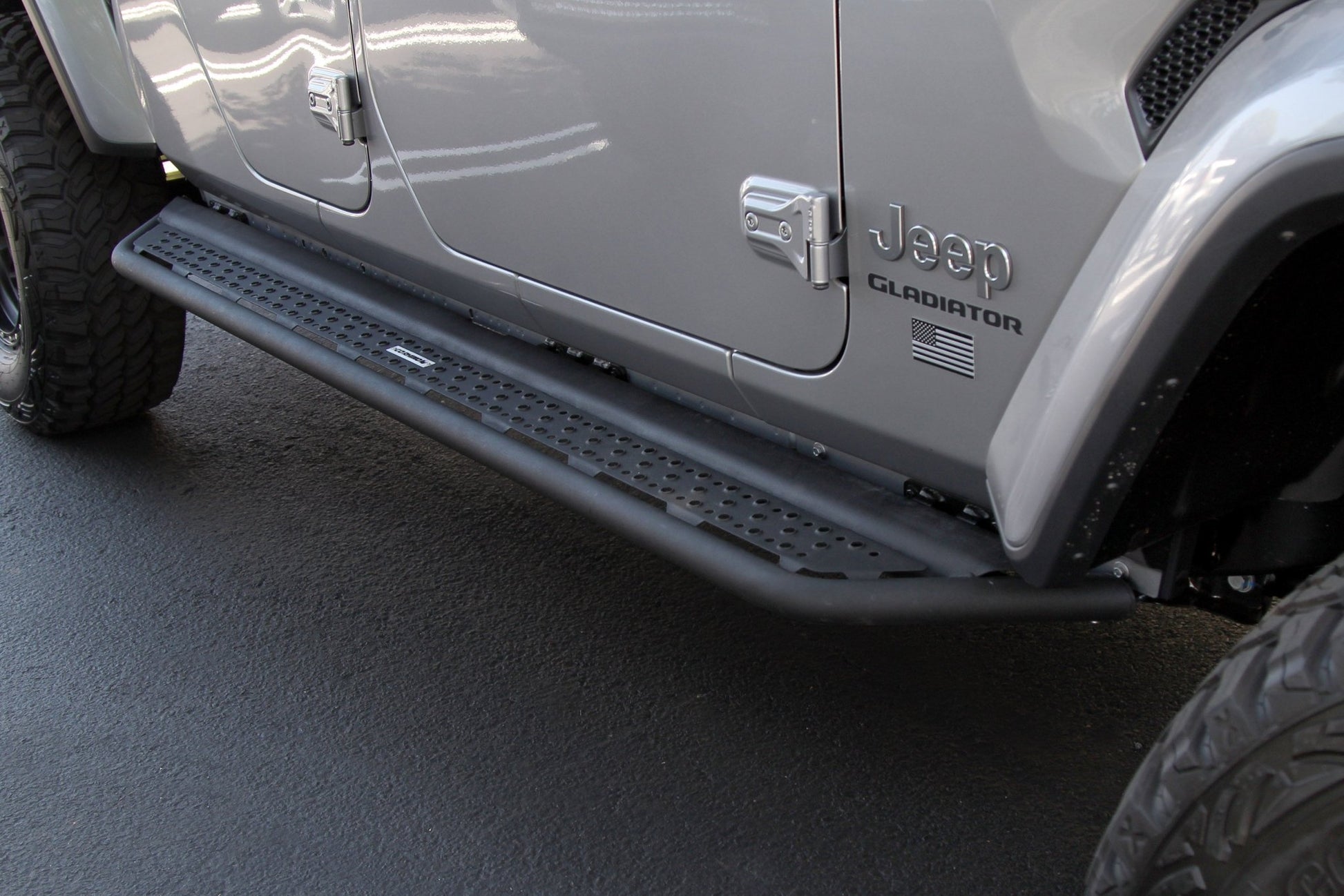 Go Rhino D64516T 2020 - 2024 Jeep Gladiator JT D6 Dominator Series Xtreme Side Steps with Rocker Panel Mounting Bracket Kit - Rugged Truck Gear