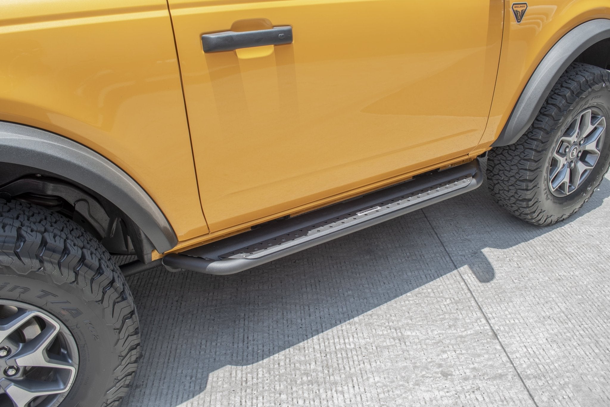 Go Rhino DS4131T 2021 - 2024 Ford Bronco Dominator Series Xtreme DS Side Steps with Rocker Panel Mounting Bracket Kit - Rugged Truck Gear