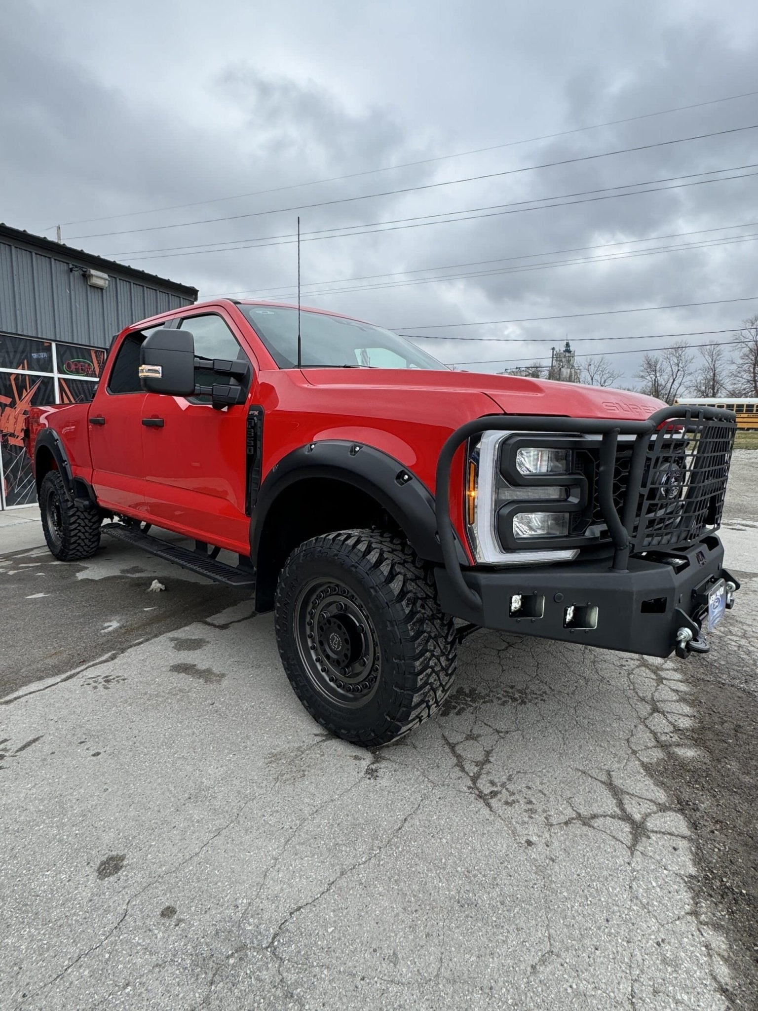 Hammerhead 600 - 56 - 1098 Ford F250/F350/F450/F550 2023 - 2024 Front Winch Bumper with Full Brush Guard - Rugged Truck Gear