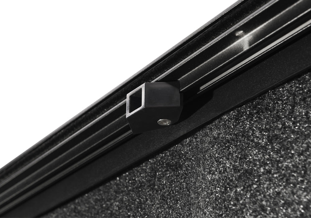 Retrax IX 30322 1999 - 2005 Ford F250/F350 Super Duty Retractable Hard Tonneau Cover 8 ft. Bed - Rugged Truck Gear
