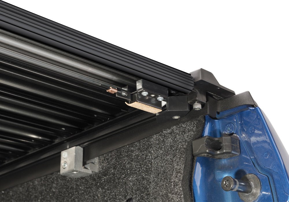 Retrax IX 30322 1999 - 2005 Ford F250/F350 Super Duty Retractable Hard Tonneau Cover 8 ft. Bed - Rugged Truck Gear