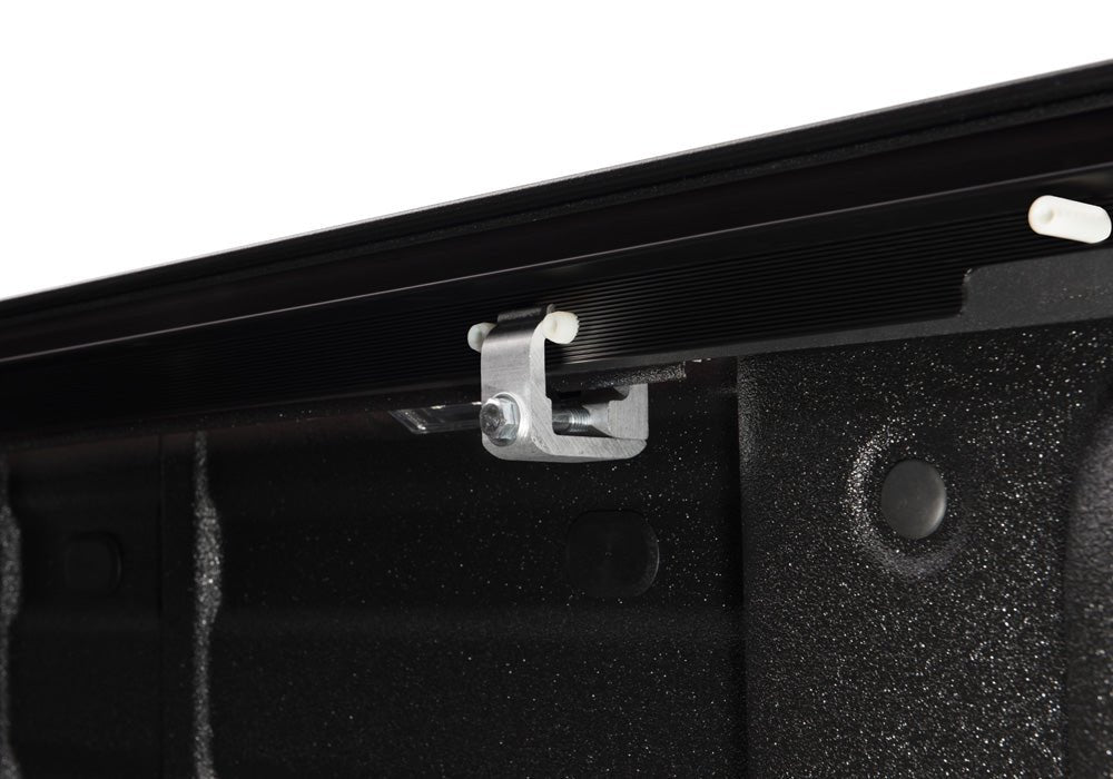 Retrax One MX 60454 2017 - 2022 Chevy Colorado Retractable Hard Tonneau Cover 6 ft. Bed - Rugged Truck Gear