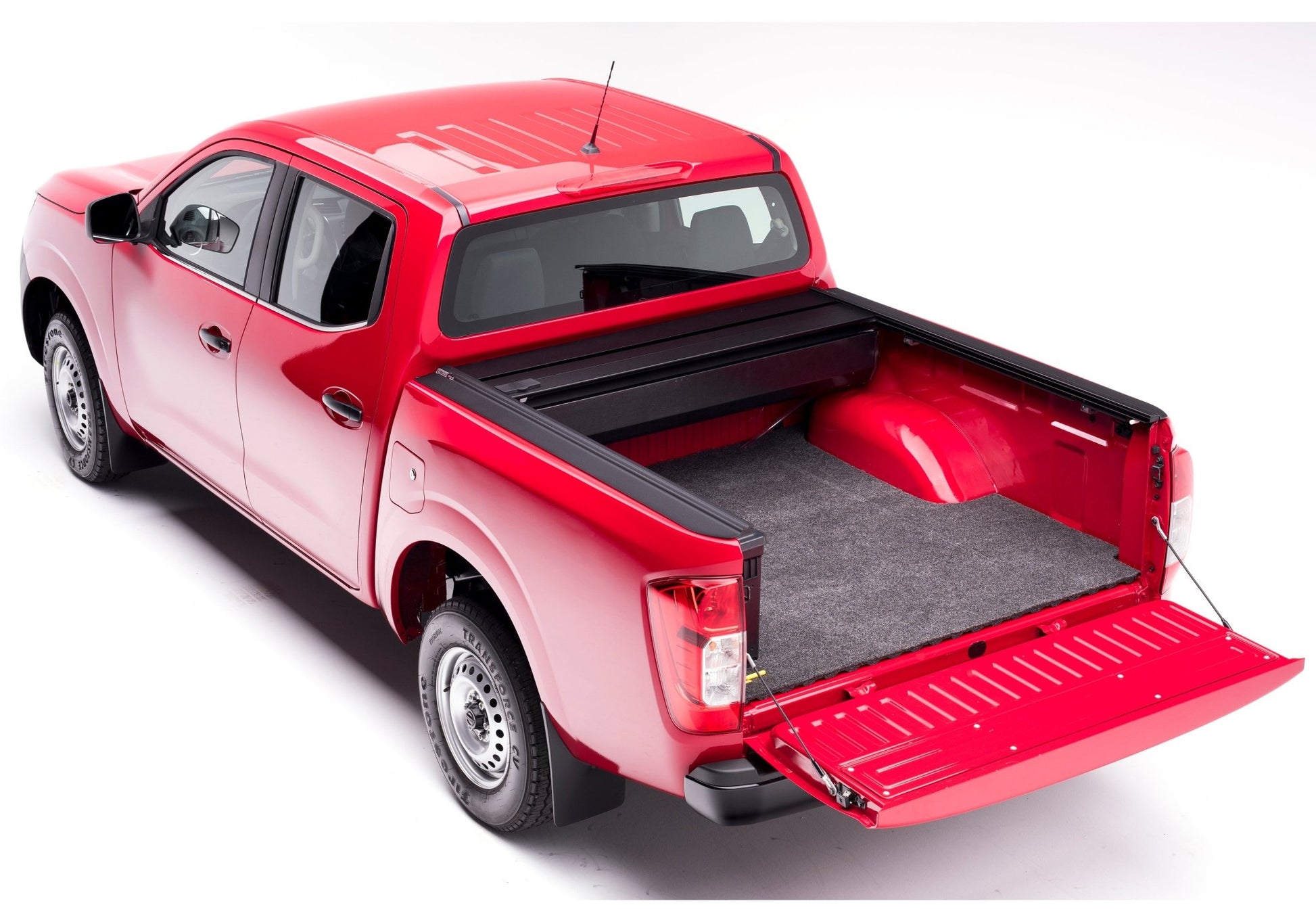 Retrax PRO MX 80752 2004 - 2024 Nissan TITAN Retractable Hard Tonneau Cover 8 ft. Bed - Rugged Truck Gear