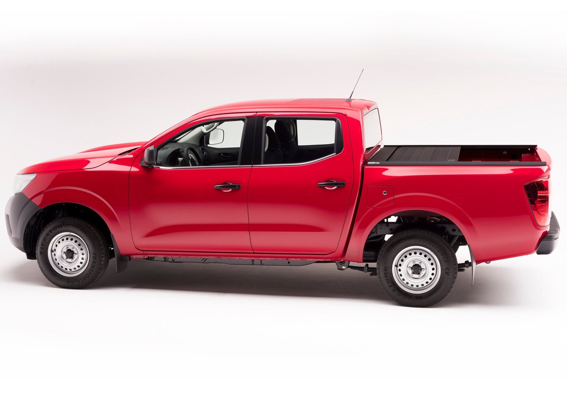 Retrax PRO MX 80752 2004 - 2024 Nissan TITAN Retractable Hard Tonneau Cover 8 ft. Bed - Rugged Truck Gear