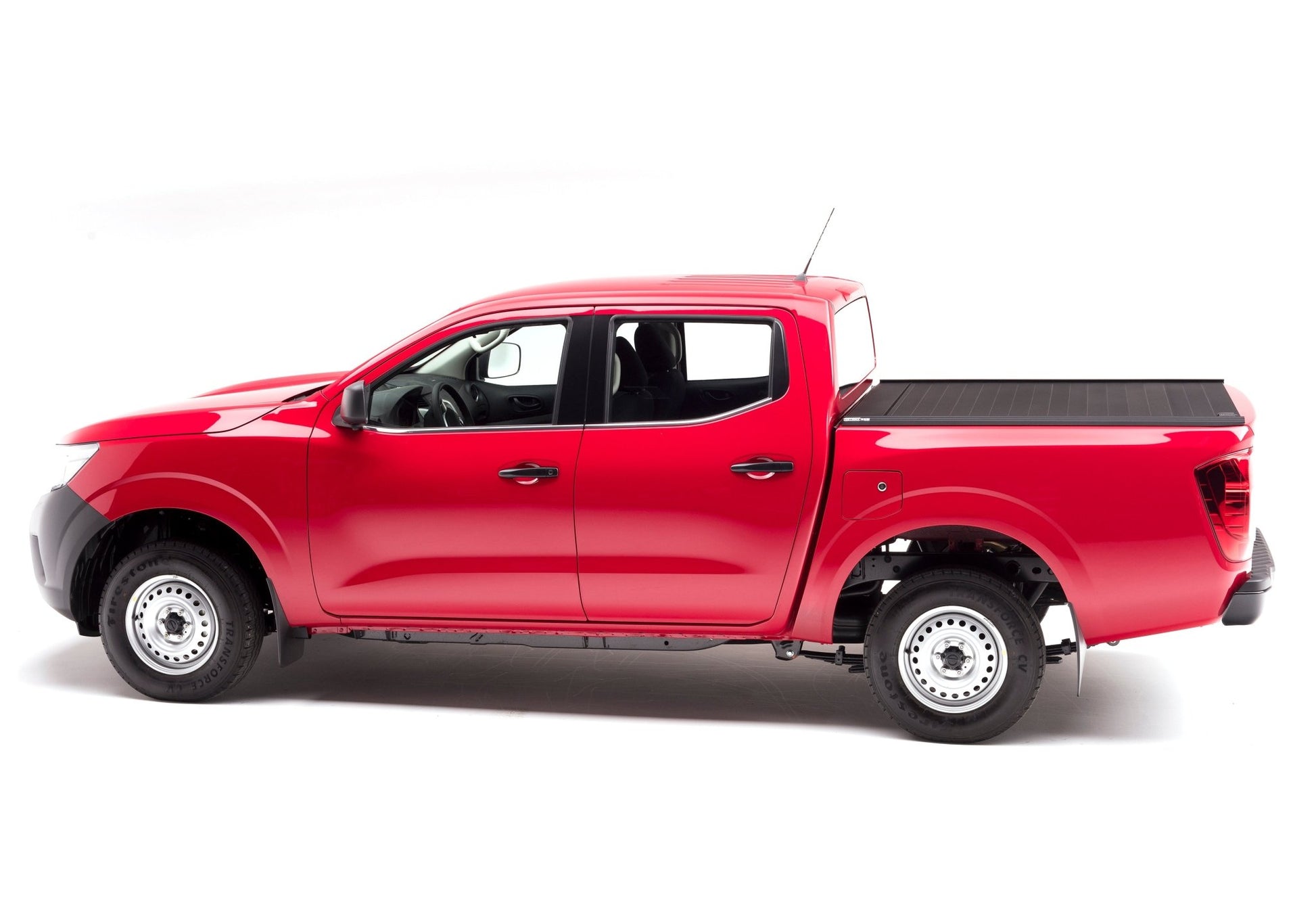 Retrax PRO MX 80753 2017 - 2019 Nissan TITAN Retractable Hard Tonneau Cover 8 ft. Bed - Rugged Truck Gear