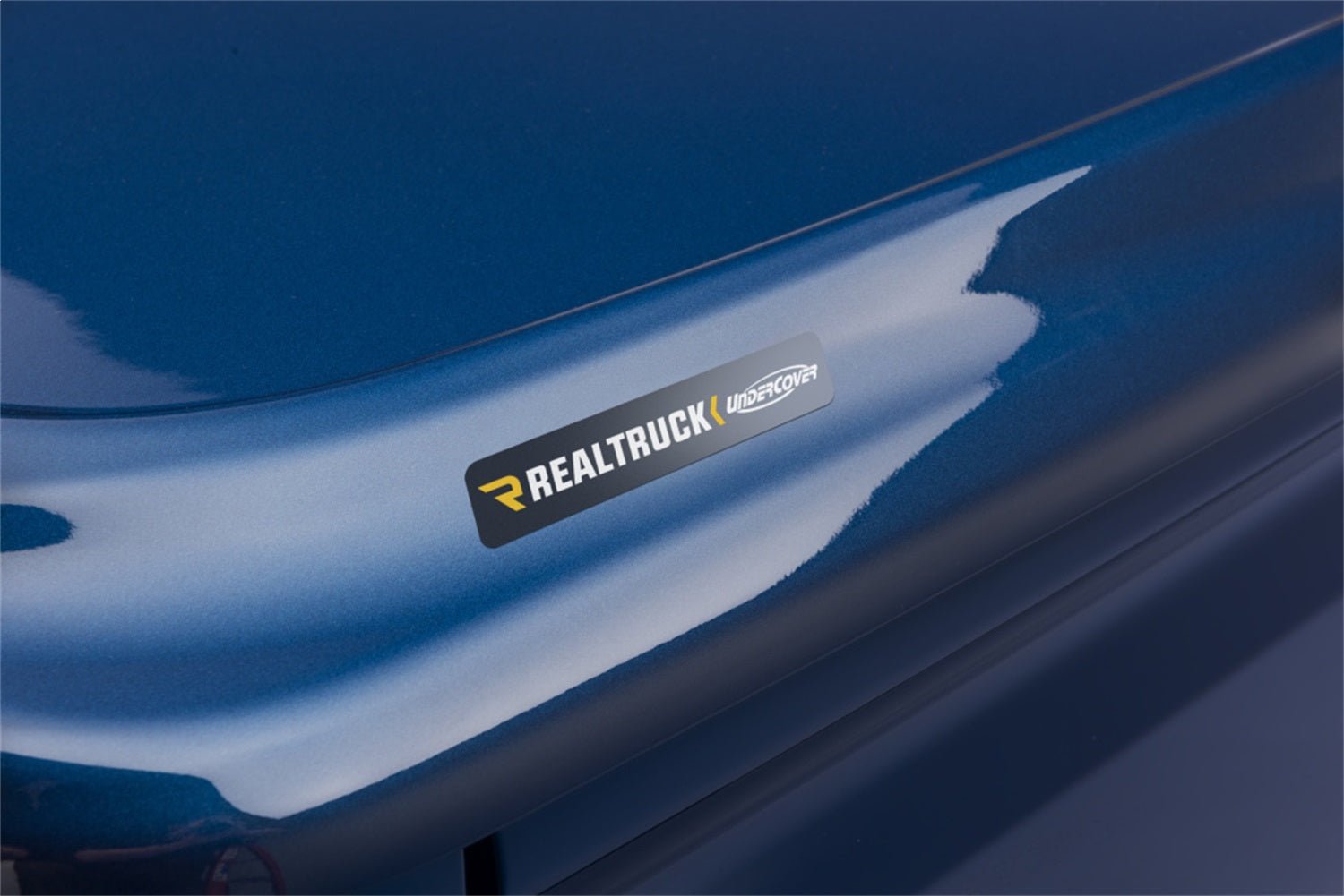 UnderCover LUX UC2186L - UG 2023 Ford Ranger One - Piece Tonneau Cover 8 ft. Bed - Rugged Truck Gear