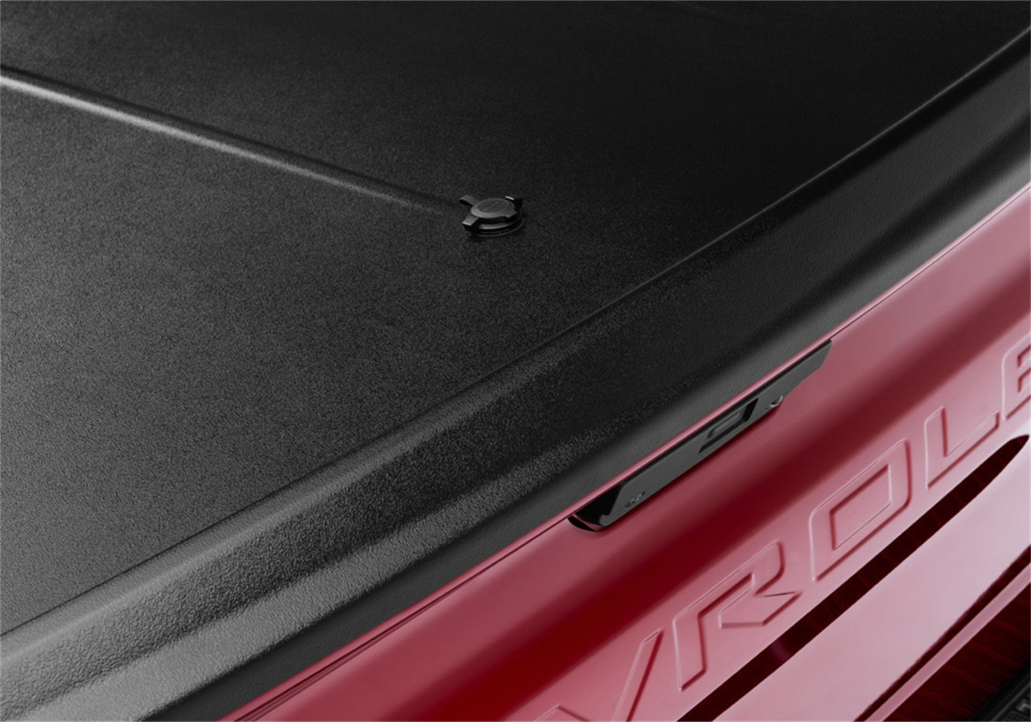 UnderCover SE UC1176 2019 - 2024 Chevy Silverado 1500 One - Piece Tonneau Cover 6 ft. Bed - Rugged Truck Gear
