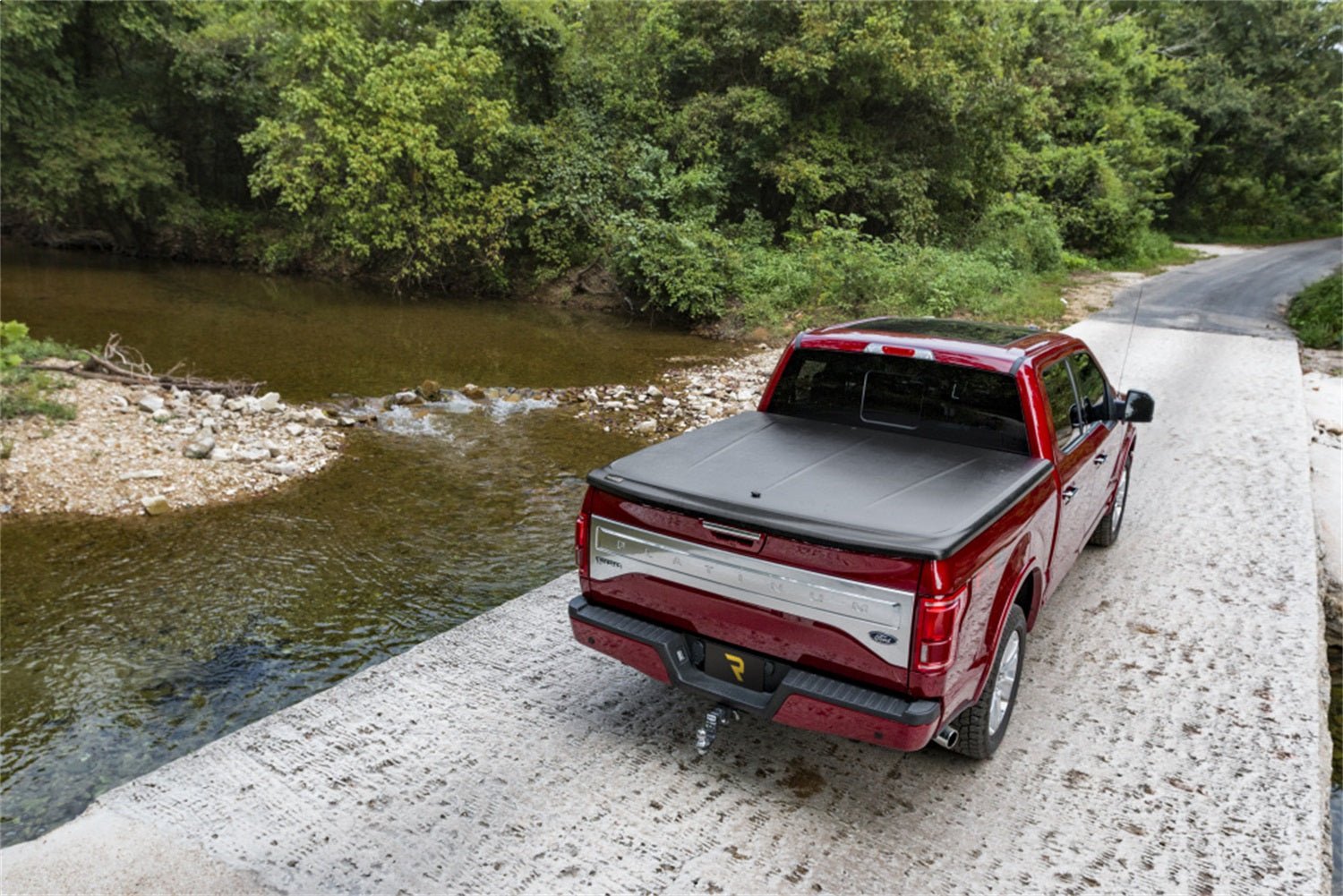 UnderCover SE UC2126 2008 - 2016 Ford F250/F350 Super Duty One - Piece Tonneau Cover 8 ft. Bed - Rugged Truck Gear