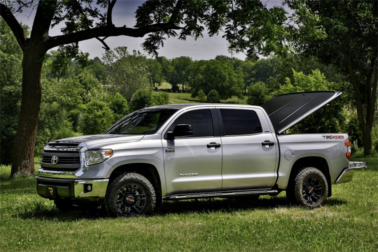 UnderCover SE UC4076 2007 - 2013 Toyota Tundra One - Piece Tonneau Cover 8 ft. Bed - Rugged Truck Gear