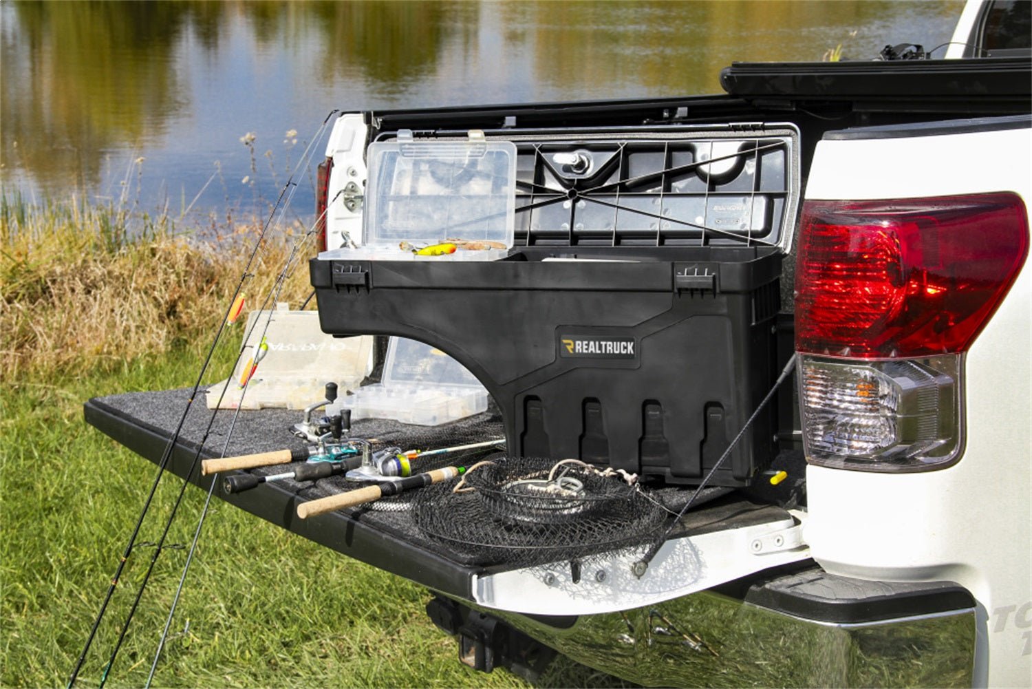 UnderCover Swing Case SC304P 2020 - 2024 Jeep Gladiator JT Passenger Side Truck Bed Toolbox 6 ft. Bed - Rugged Truck Gear