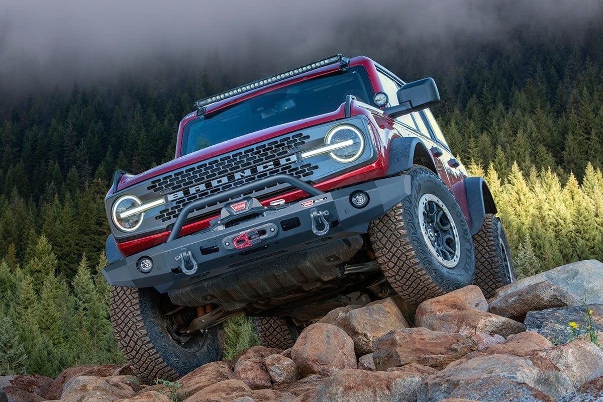 WARN 107856 2021 - 2025 Ford Bronco Elite Front Winch Bumper with Grille Guard Tube - Rugged Truck Gear