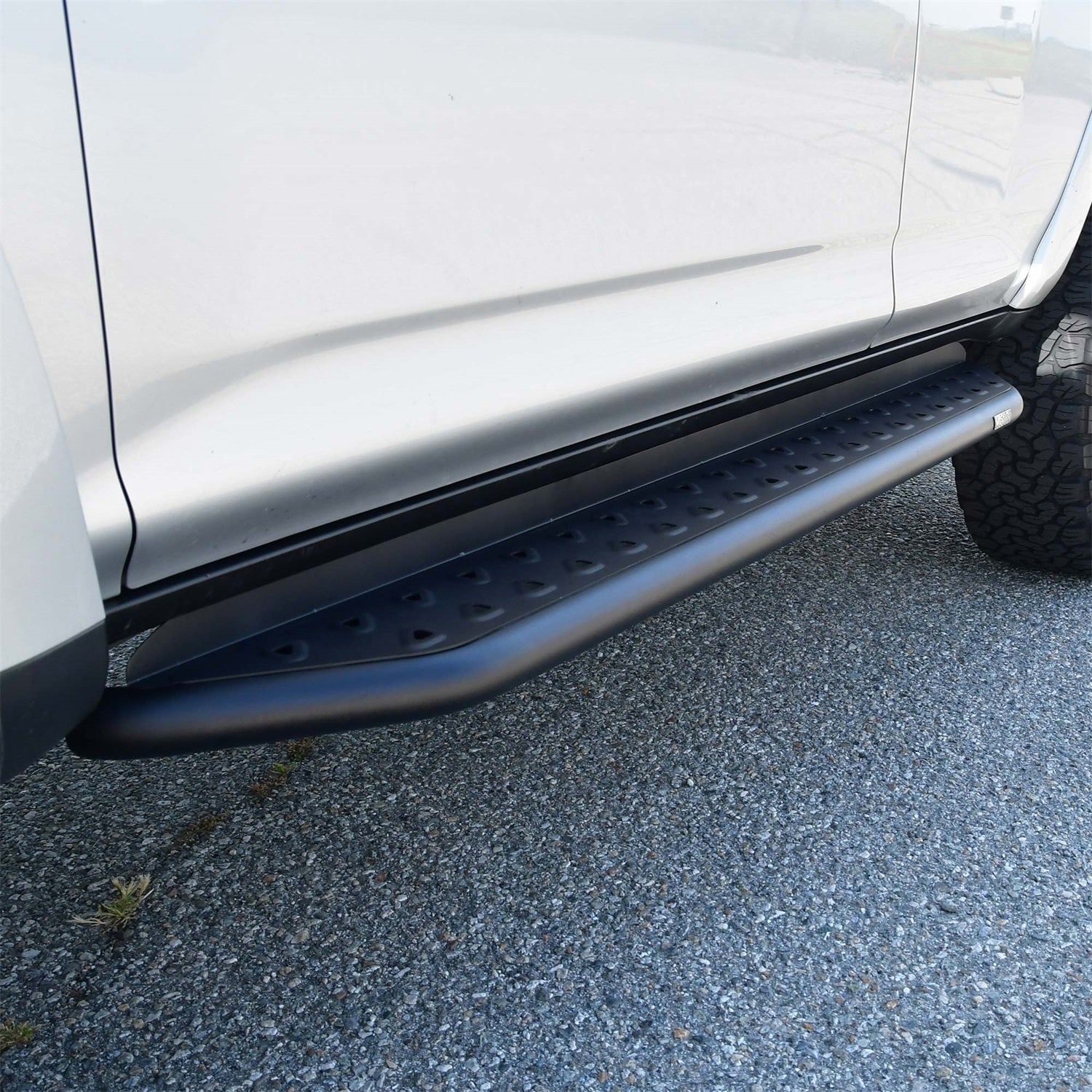 Westin 28 - 32165 2010 - 2024 Toyota 4Runner Outlaw Running Boards - 70 in. Long - Rugged Truck Gear