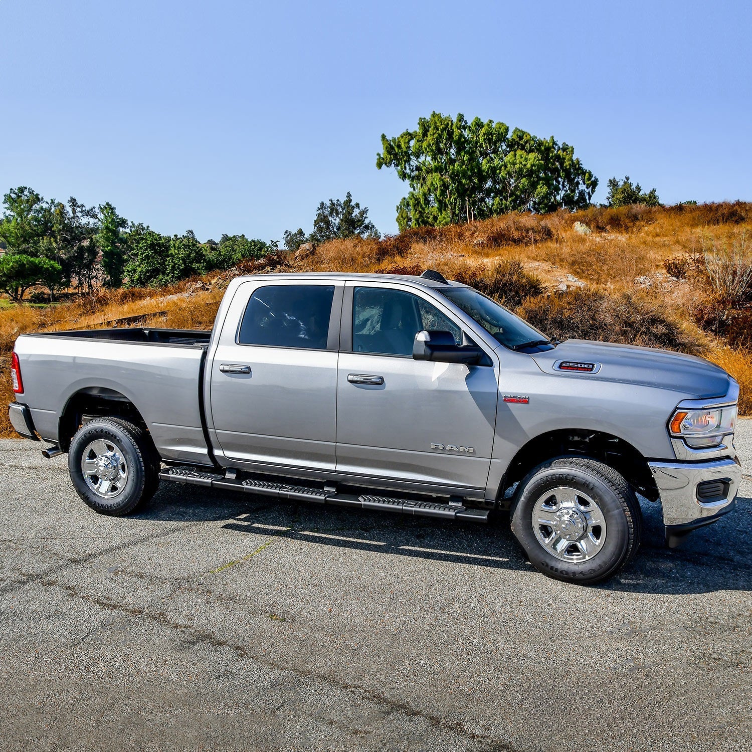 Westin 28 - 534785 2019 - 2023 Dodge Ram 2500/3500 R5 M - Series Wheel - to - Wheel Nerf Step Bars - Rugged Truck Gear