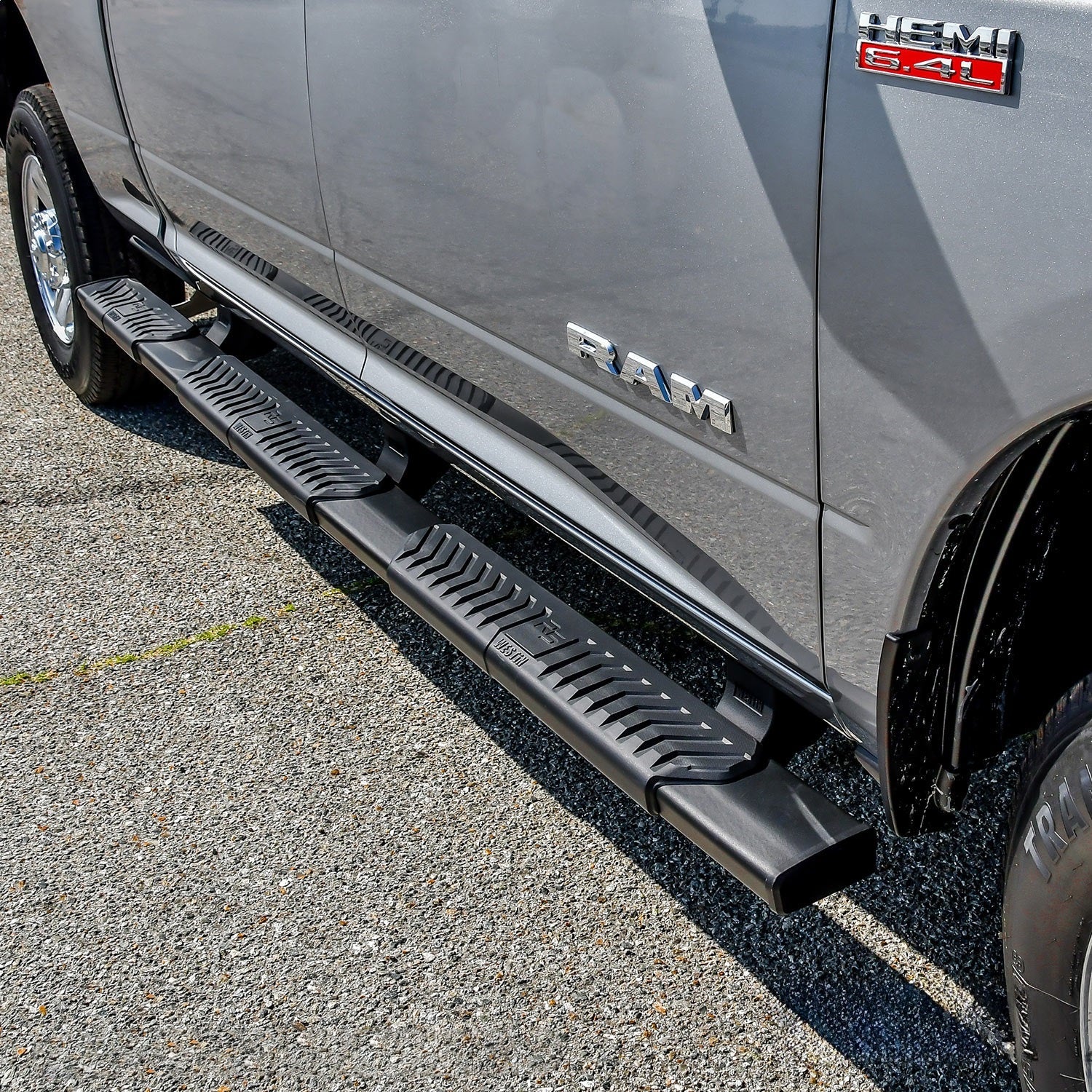 Westin 28 - 534785 2019 - 2023 Dodge Ram 2500/3500 R5 M - Series Wheel - to - Wheel Nerf Step Bars - Rugged Truck Gear